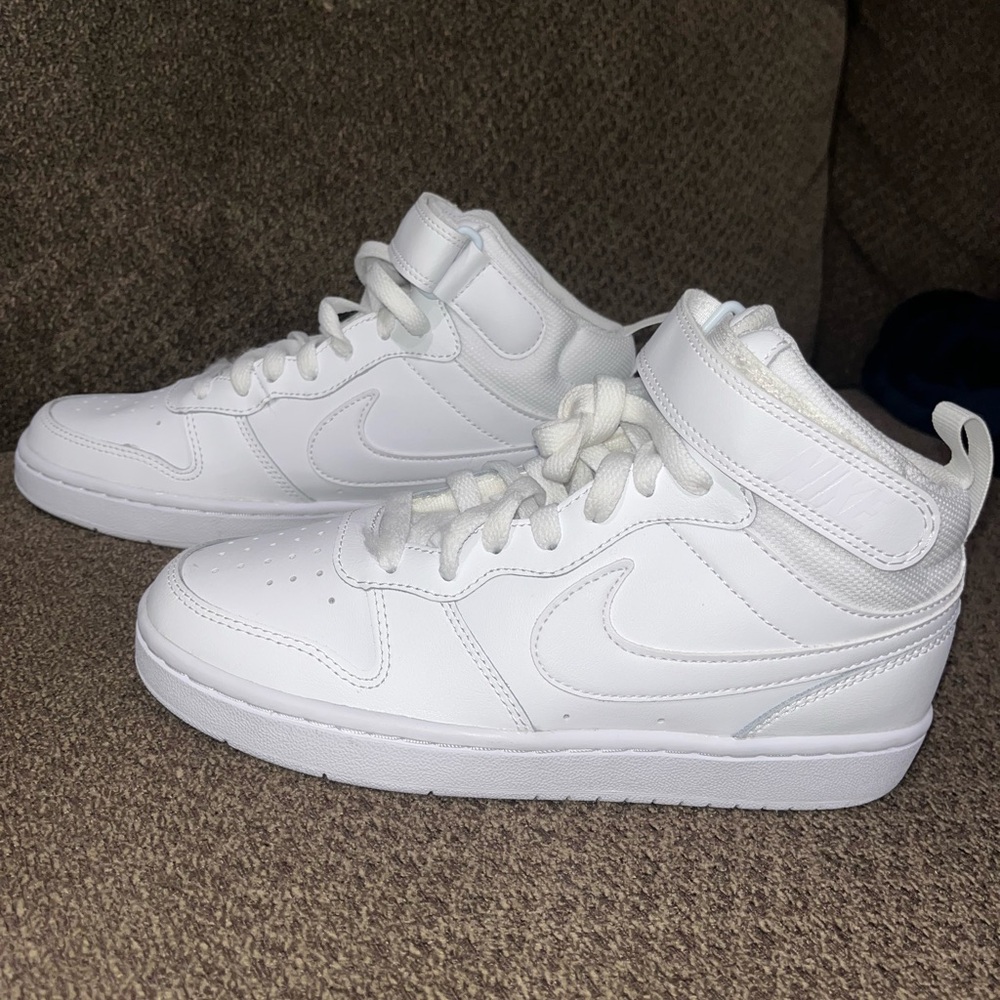 Nike Court Borough Mid 2